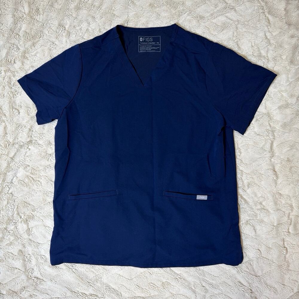 FIGS Casma Three Pocket Scrub Top